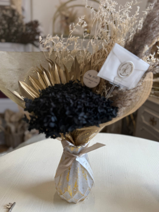 'HAJJ HANDTIE' Dried Arrangement